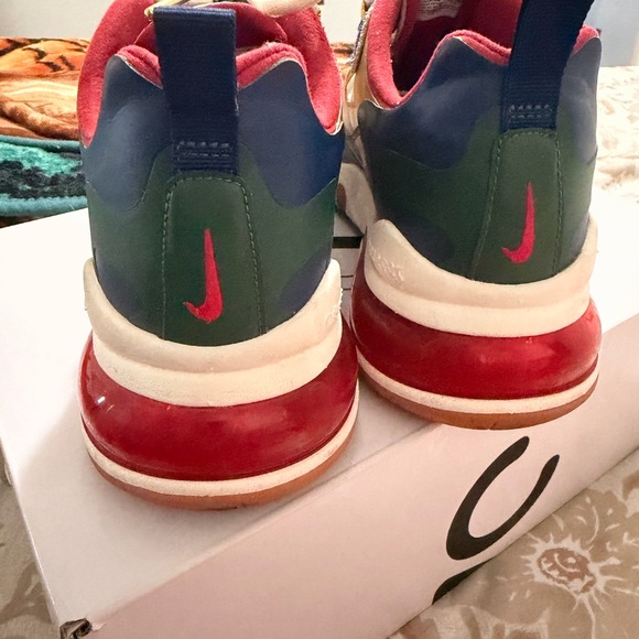 Women’s Nike Air Max 270 React - Picture 5 of 7